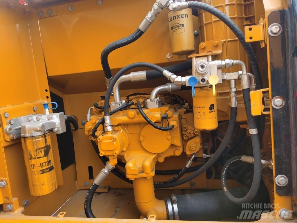 CAT 320 D2 Excavatoare pe șenile
