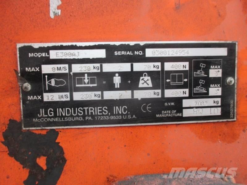 JLG E 300 AJ Nacele cu brat articulat