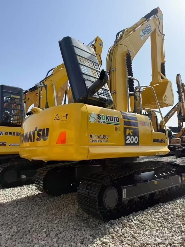 Komatsu 200-8 Excavatoare pe șenile
