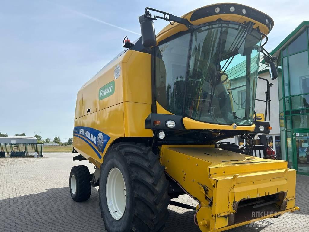 New Holland TC 5070 Combine de secerat