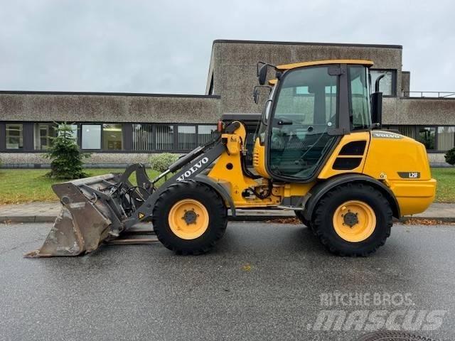 Volvo L 25 F Incarcator pe pneuri