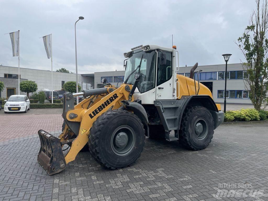 Liebherr L538 Incarcator pe pneuri