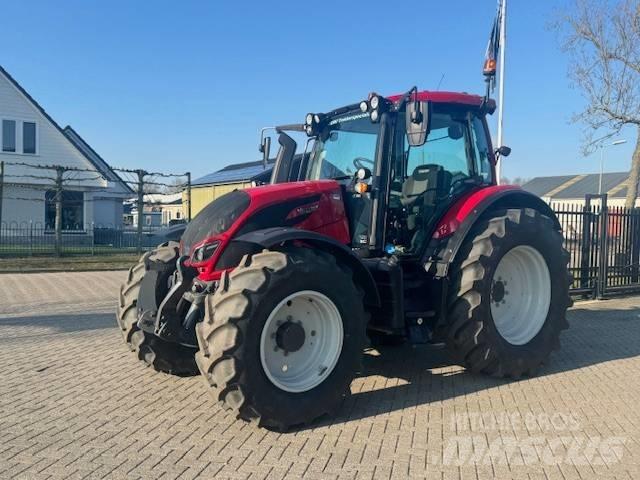 Valtra N134 Hitech Tractoare