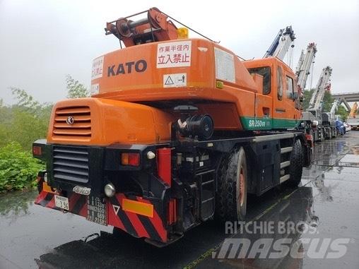 Kato KR25H-V5 Macara teren accidentat