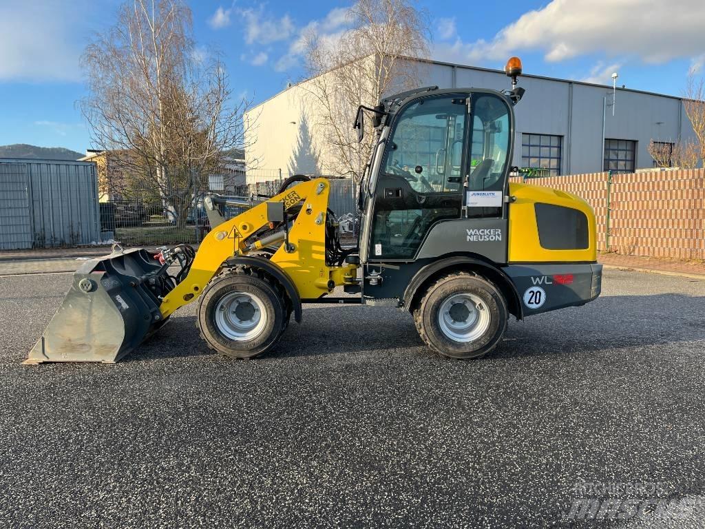Wacker Neuson WL 32 Incarcator pe pneuri