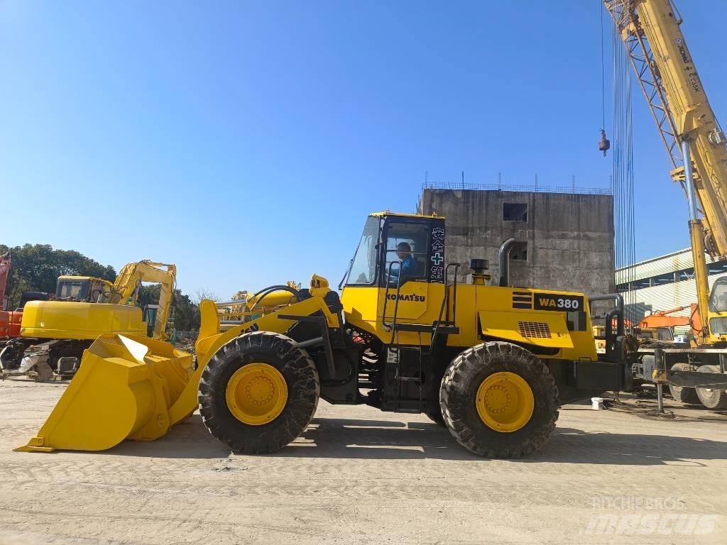 Komatsu WA 380-3 Incarcator pe pneuri