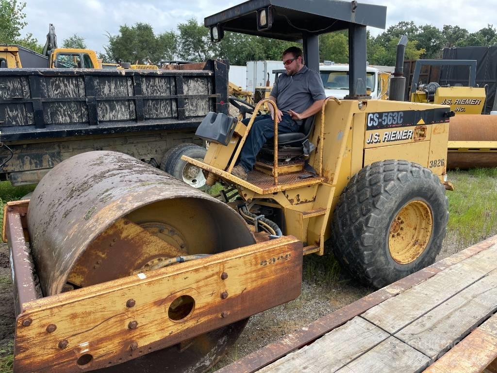 CAT CS-563C Compactoare monocilindrice