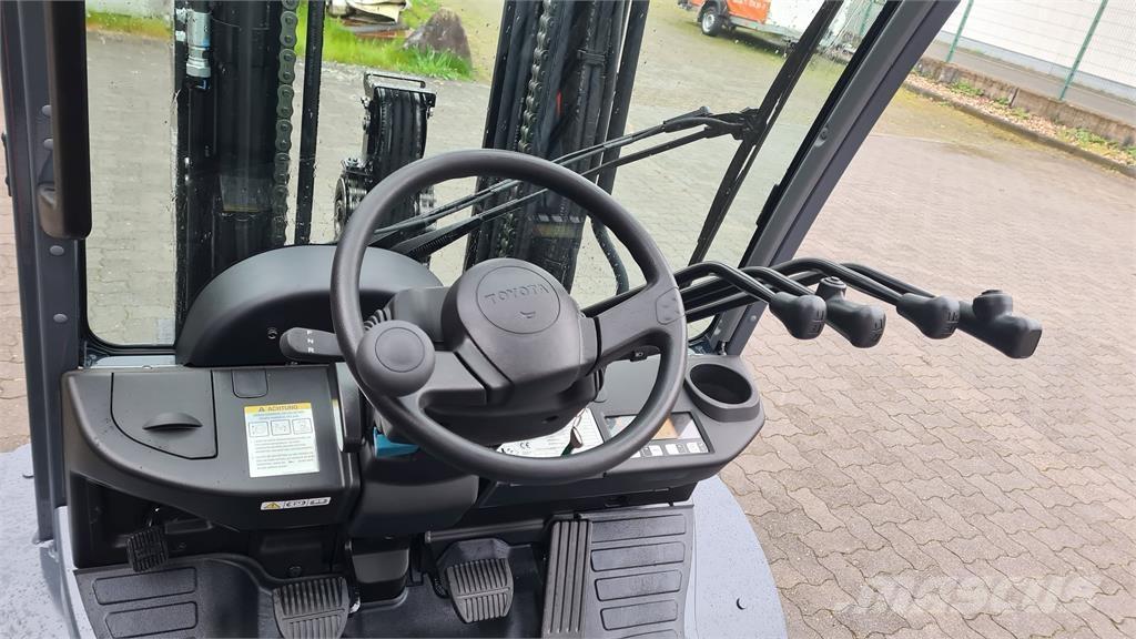 Toyota 02-8FGJF35 Stivuitor GPL