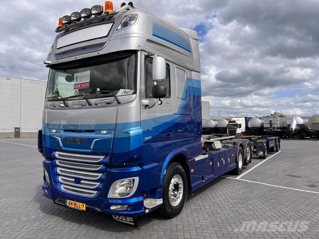 DAF XF 480 FAN Camion cu carlig de ridicare