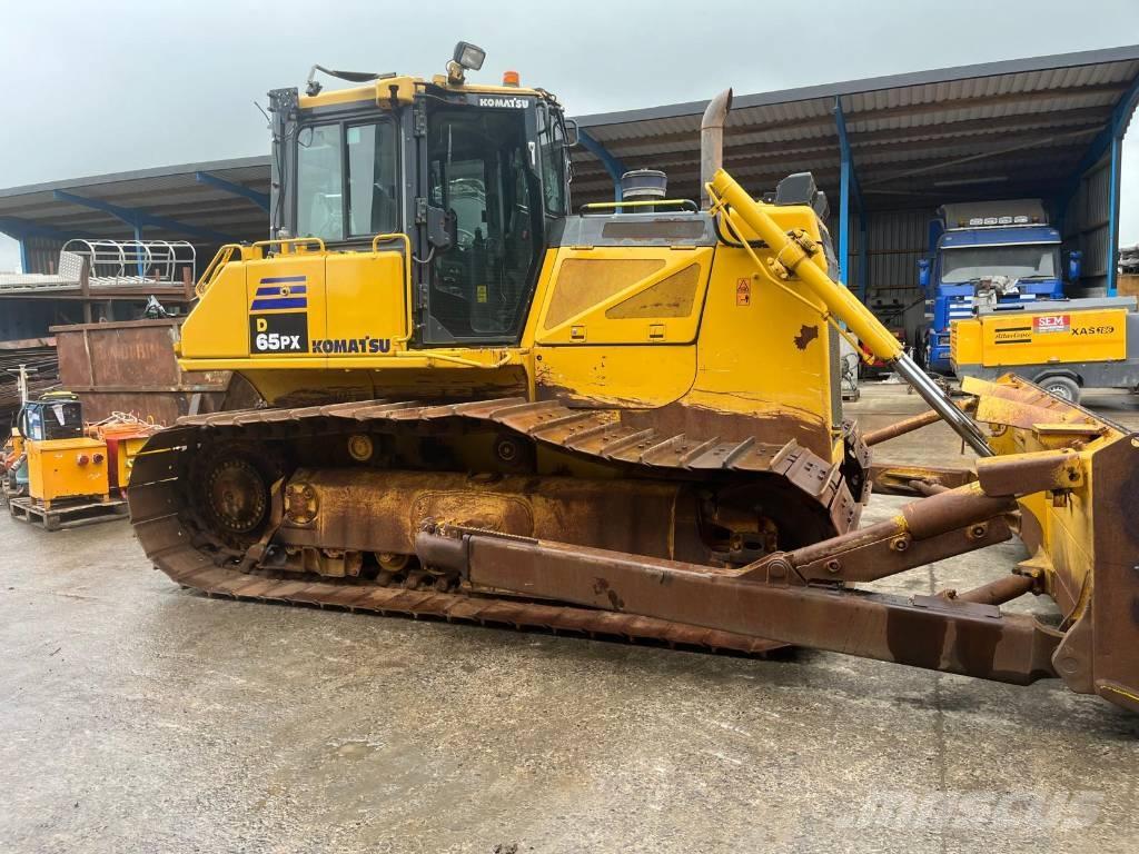 Komatsu 65 PX-17 Buldozere pe senile