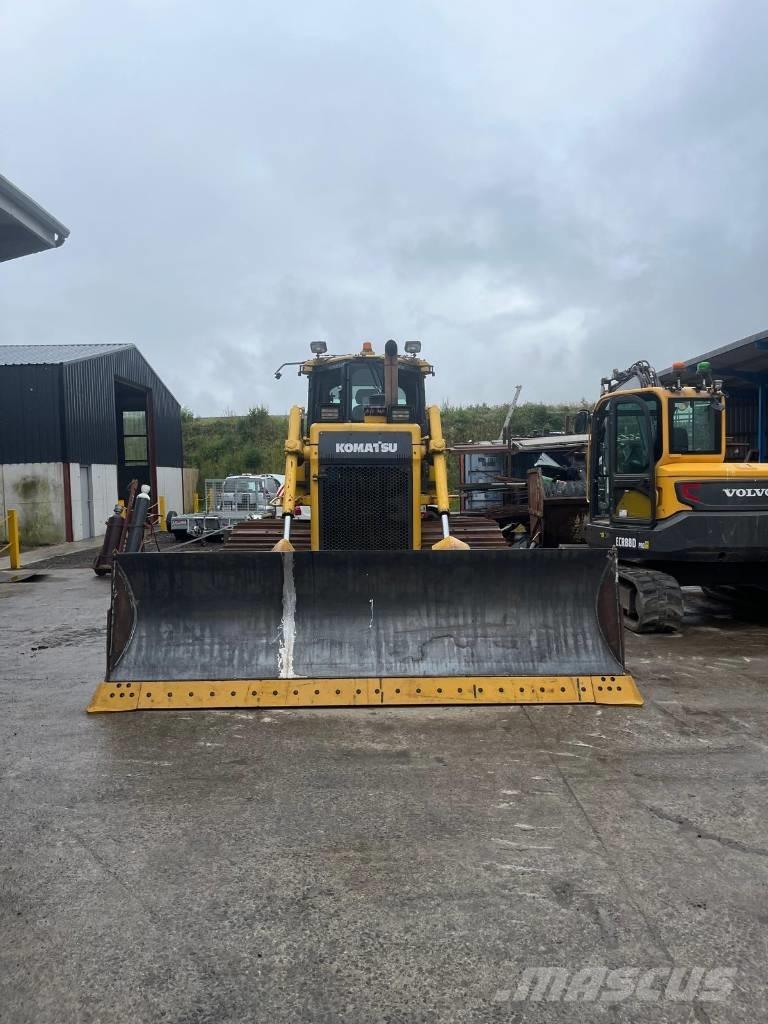 Komatsu 65 PX-17 Buldozere pe senile