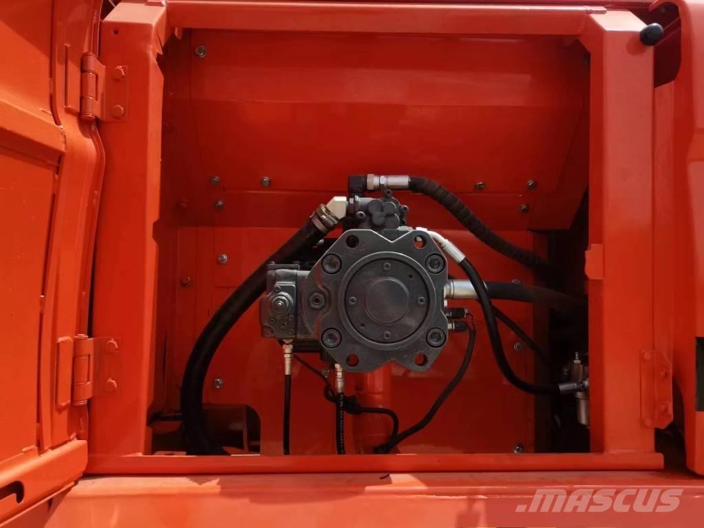 Doosan DX 300 Excavatoare pe șenile
