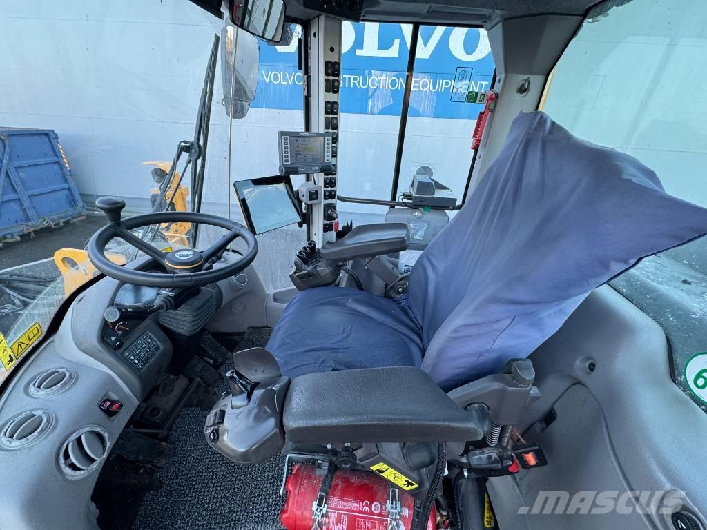 Volvo L 120 H Incarcator pe pneuri