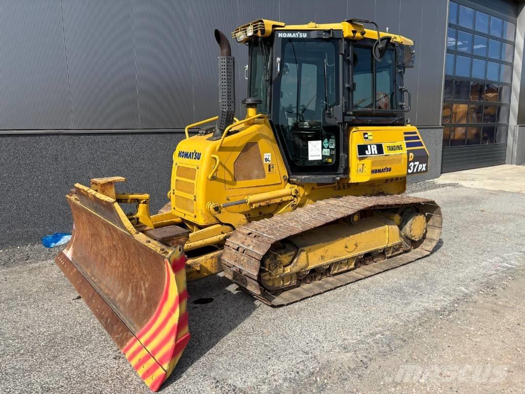 Komatsu D37 PX-23 Buldozere pe senile