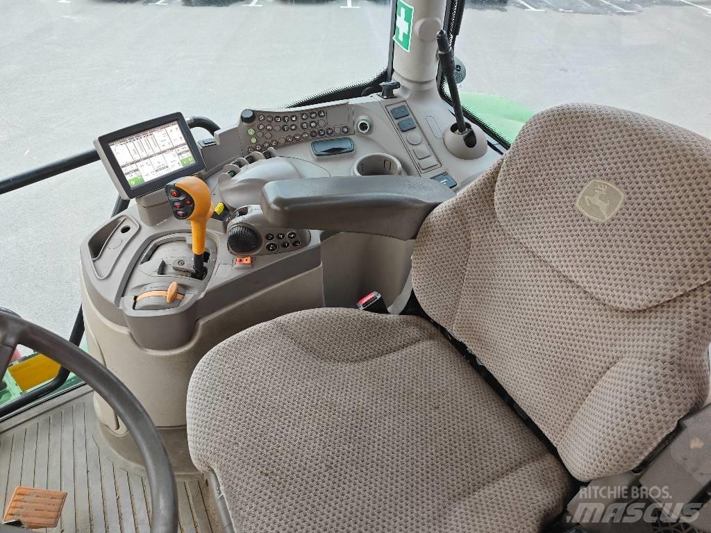 John Deere 6215 R Tractoare