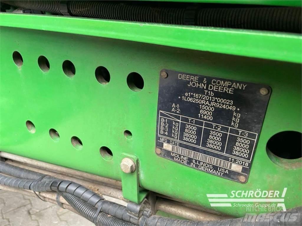 John Deere 6250 R Tractoare