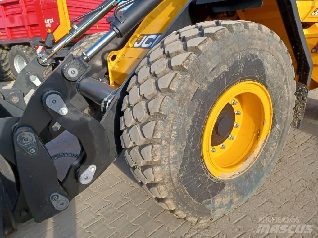 JCB 427 HT Incarcator pe pneuri