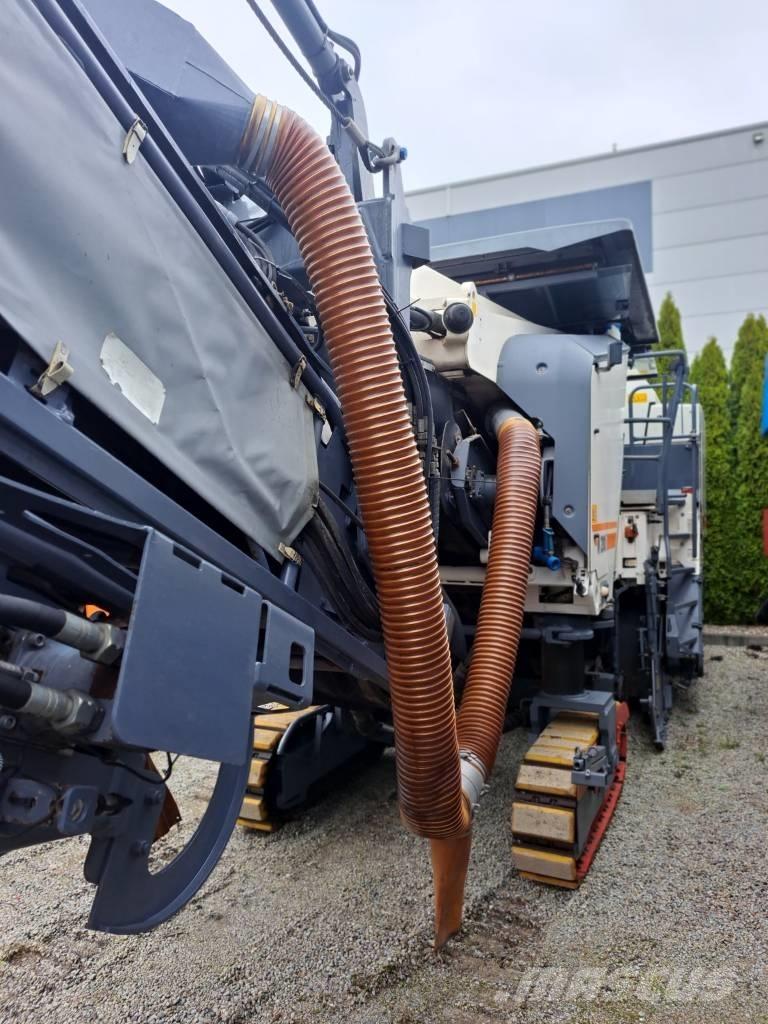 Wirtgen W 200 i Utilaje asfalt cu freze reci