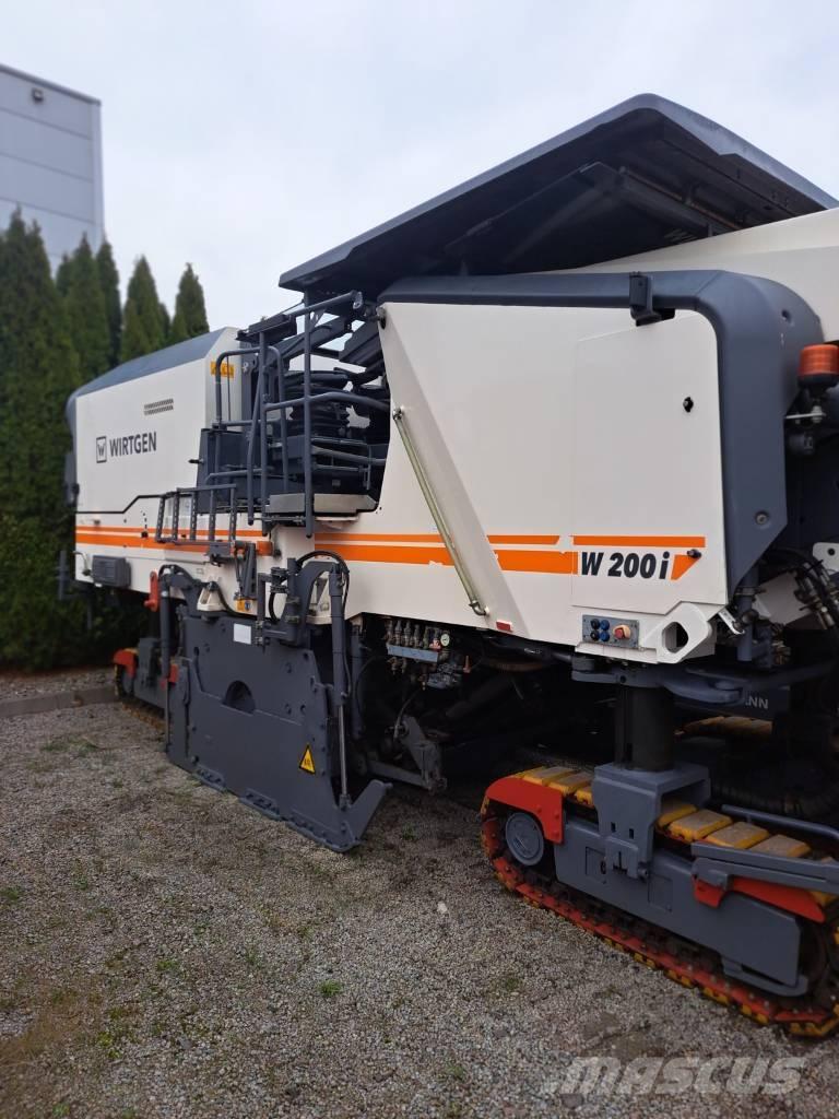 Wirtgen W 200 i Utilaje asfalt cu freze reci
