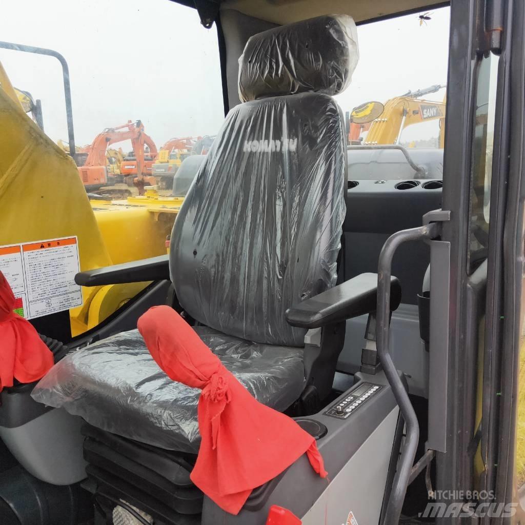 Komatsu PC200-8 Excavatoare pe șenile
