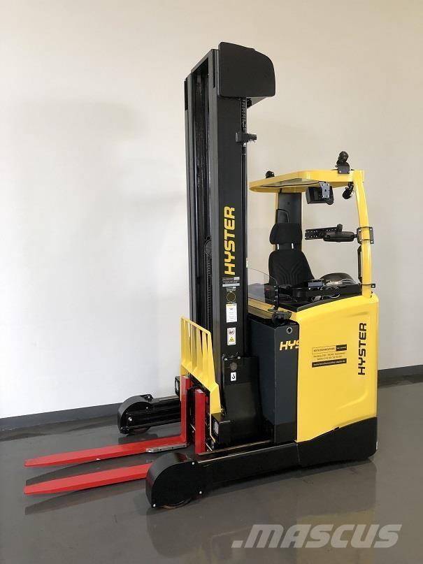 Hyster R1.6 Stivuitor cu catarg retractabil