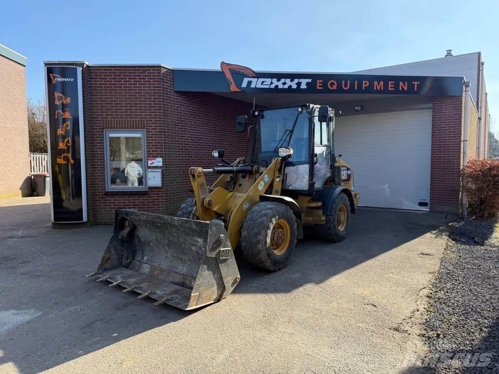 CAT 907M Incarcator pe pneuri