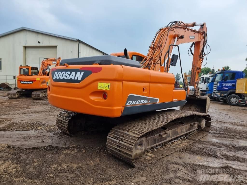 Doosan DX 255 LC Excavatoare pe șenile
