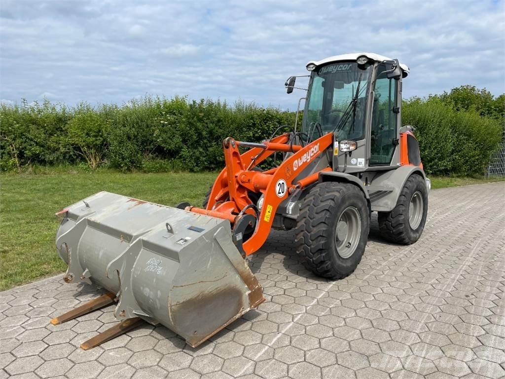 Atlas AR420 Incarcator pe pneuri