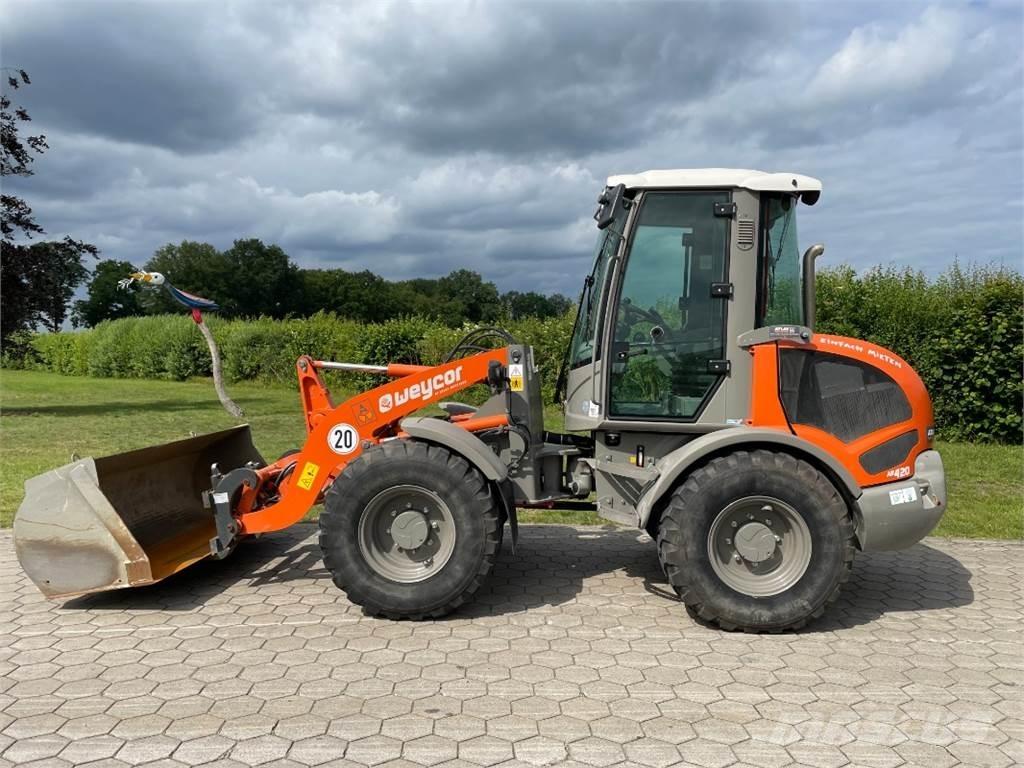 Atlas AR420 Incarcator pe pneuri