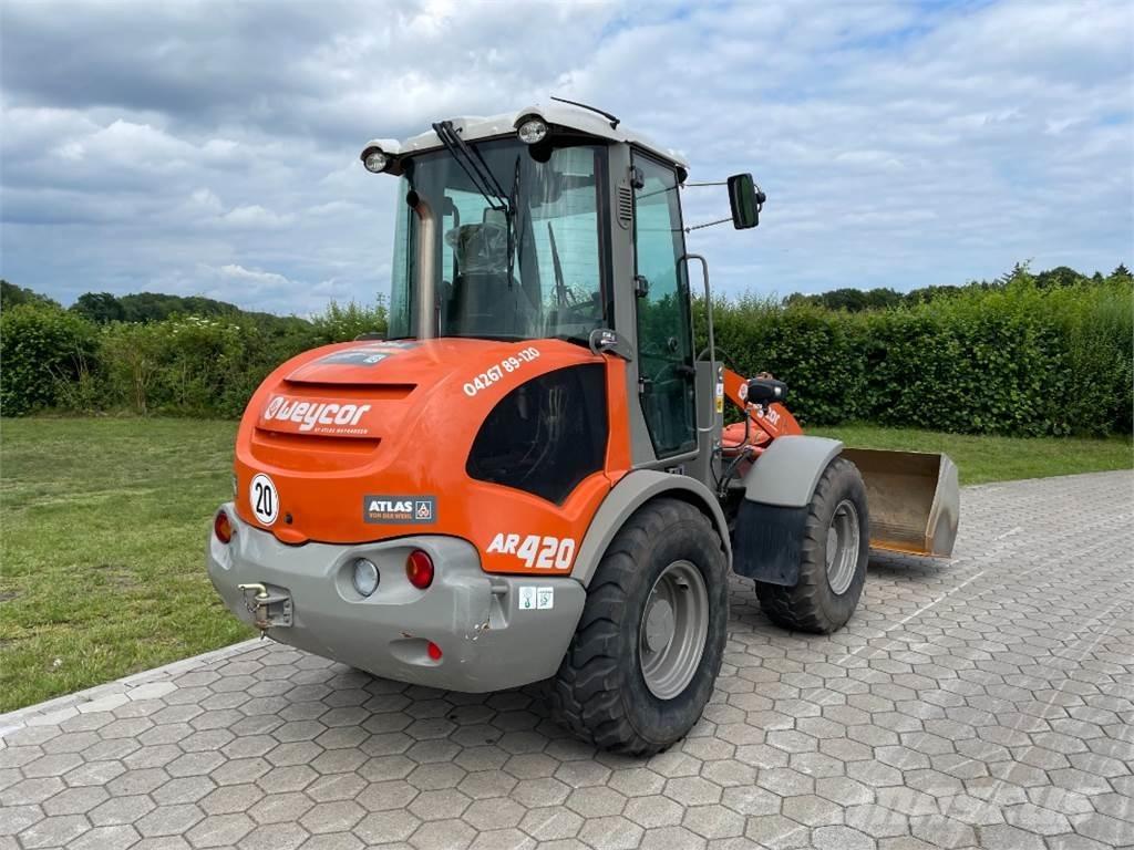 Atlas AR420 Incarcator pe pneuri