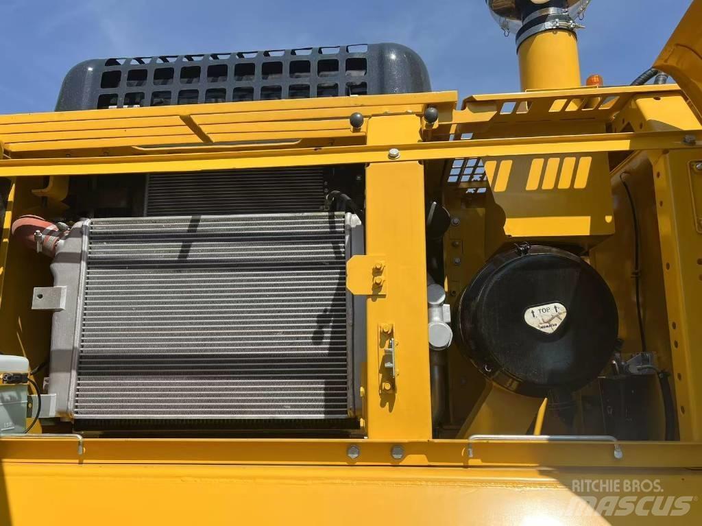Komatsu PC 300 Excavatoare pe șenile
