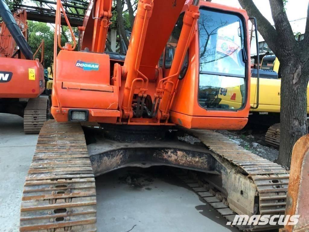 Doosan 220-7 Excavatoare pe șenile
