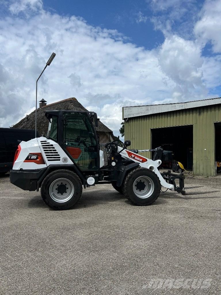 Bobcat L 85 Incarcator pe pneuri