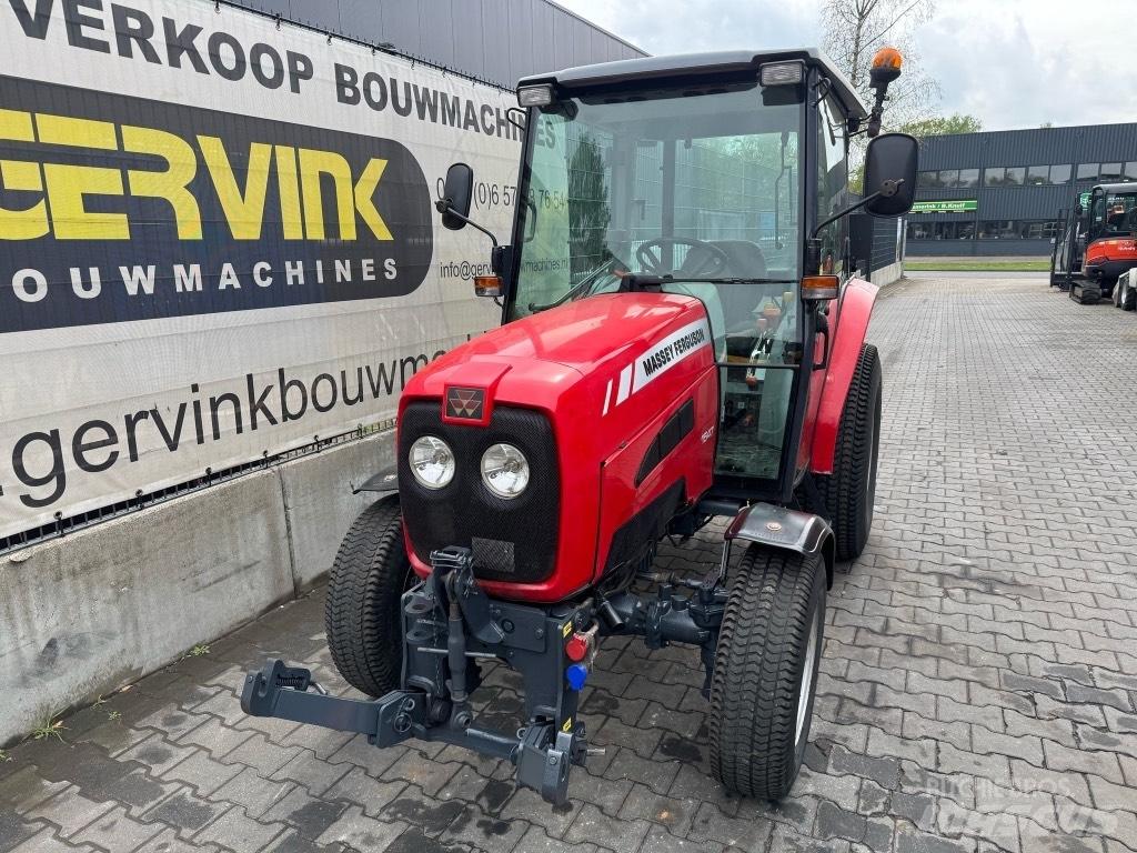 Massey Ferguson 1547 Tractoare