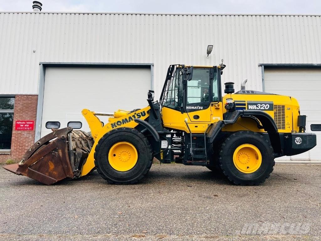 Komatsu WA 320-8 Incarcator pe pneuri