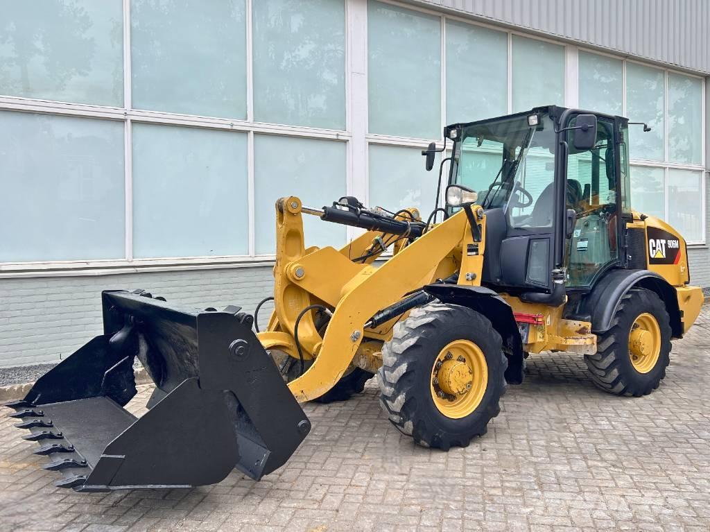 CAT 906 M     2016 Incarcator pe pneuri