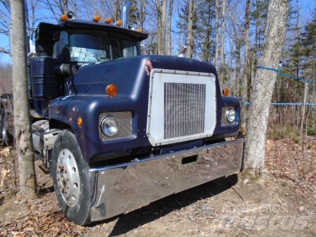 Mack RS797LST Vehicule de recuperare
