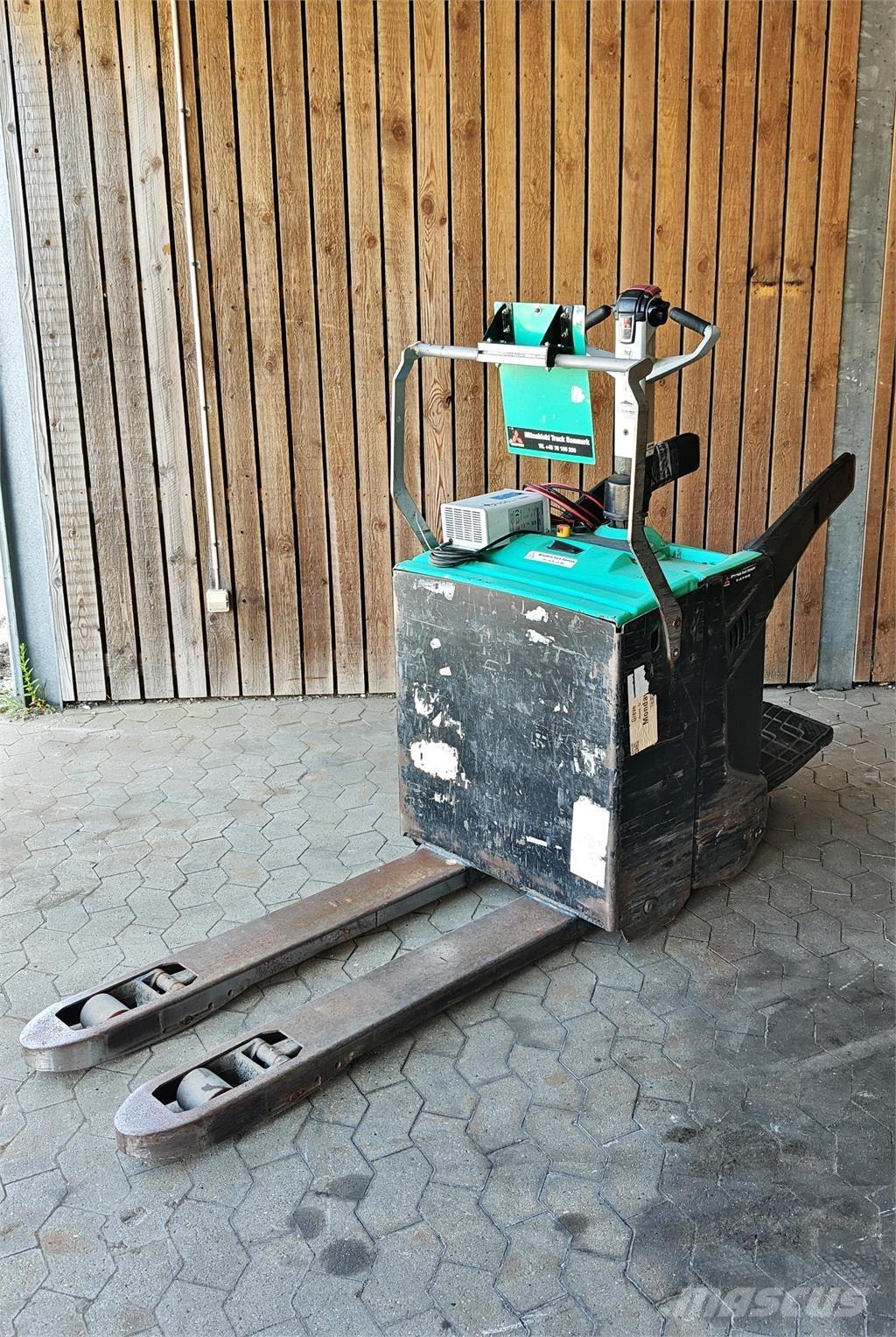 Mitsubishi PBV20N2 Camioane cu platforma