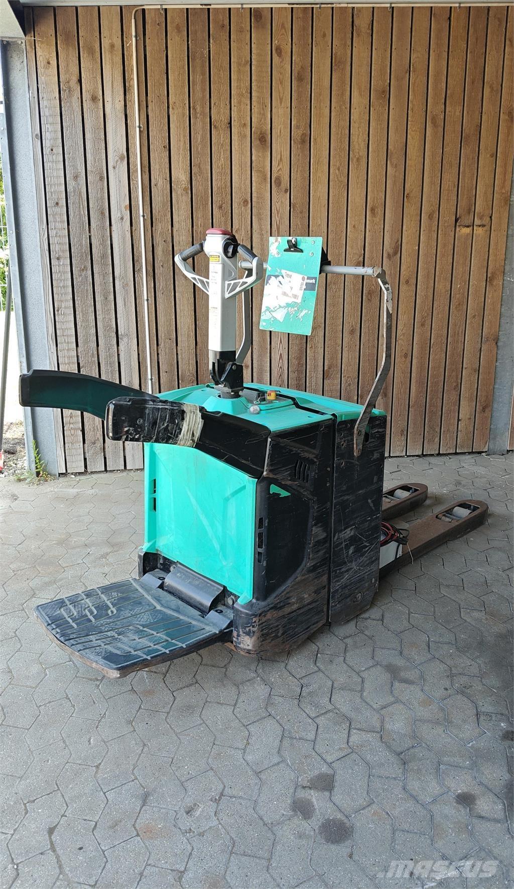 Mitsubishi PBV20N2 Camioane cu platforma