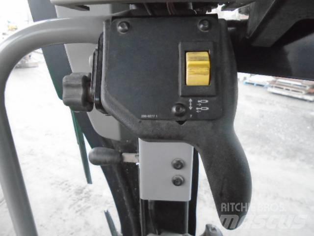 CAT 140 M 2 AWD Gredere