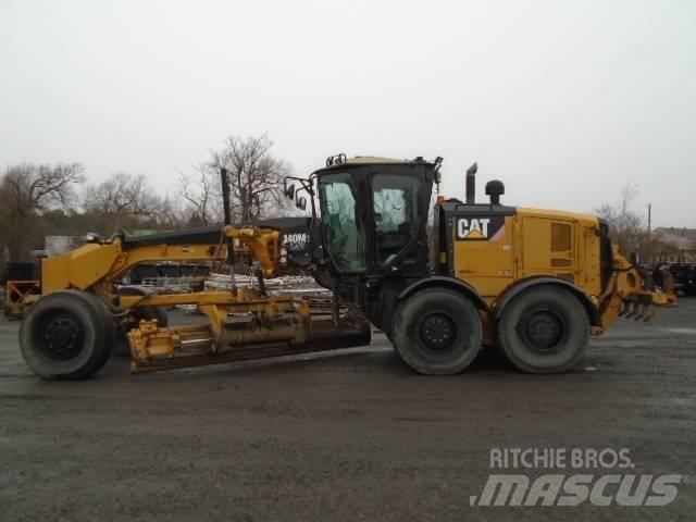 CAT 140 M 2 AWD Gredere