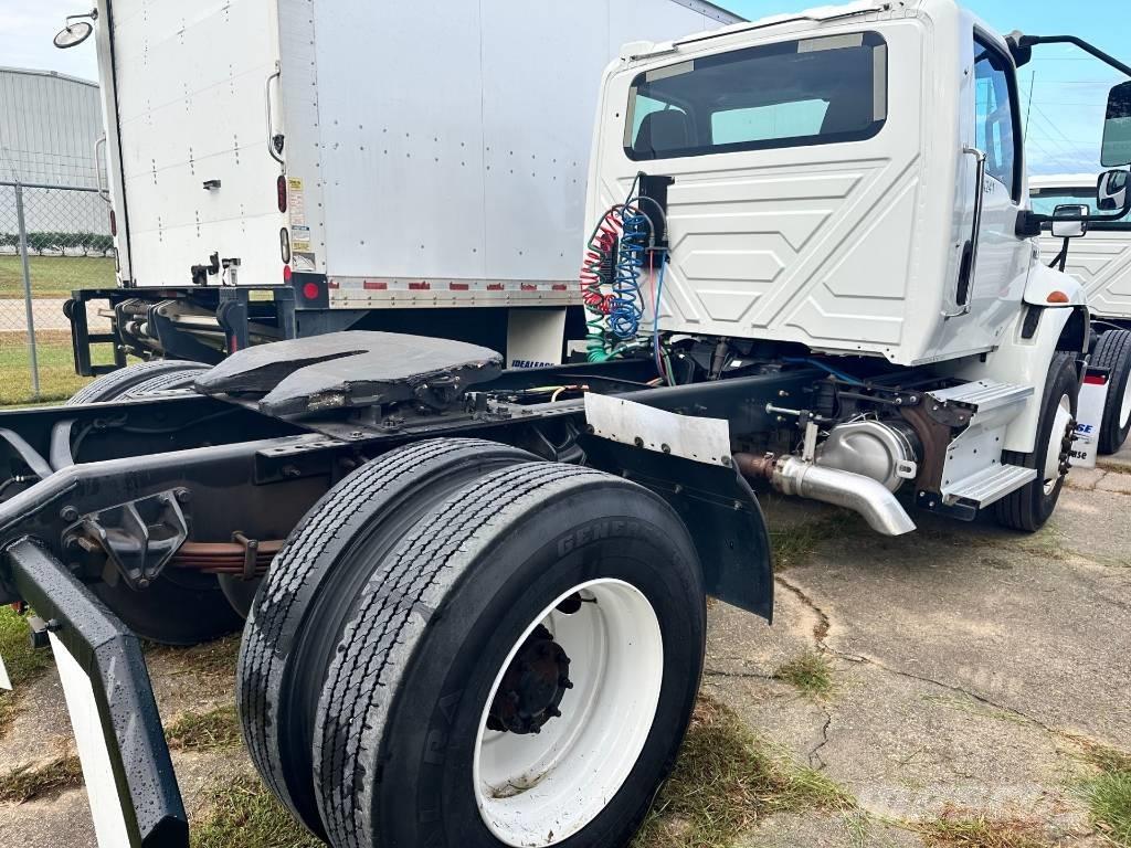 International MV607 Autotractoare