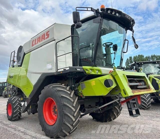CLAAS TRION 520 Combine de secerat