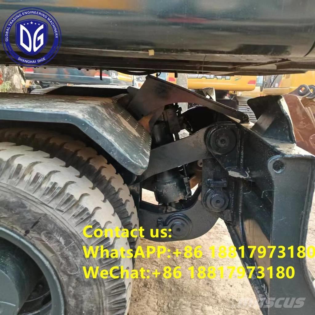 Hyundai 210W-9 Excavatoare cu roti