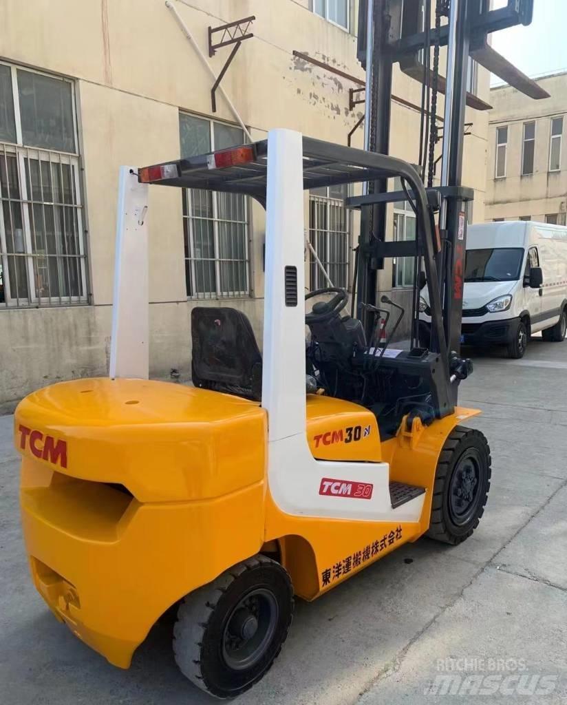 TCM FD30 Stivuitor cu catarg retractabil