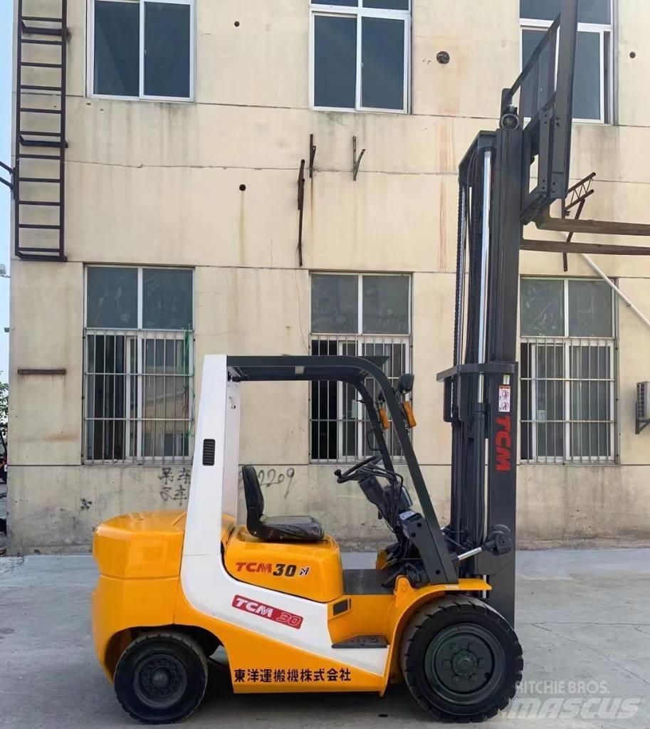 TCM FD30 Stivuitor cu catarg retractabil
