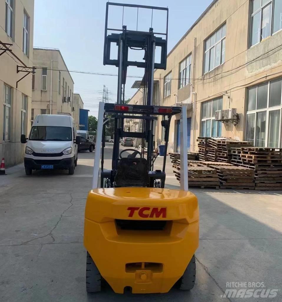 TCM FD30 Stivuitor cu catarg retractabil
