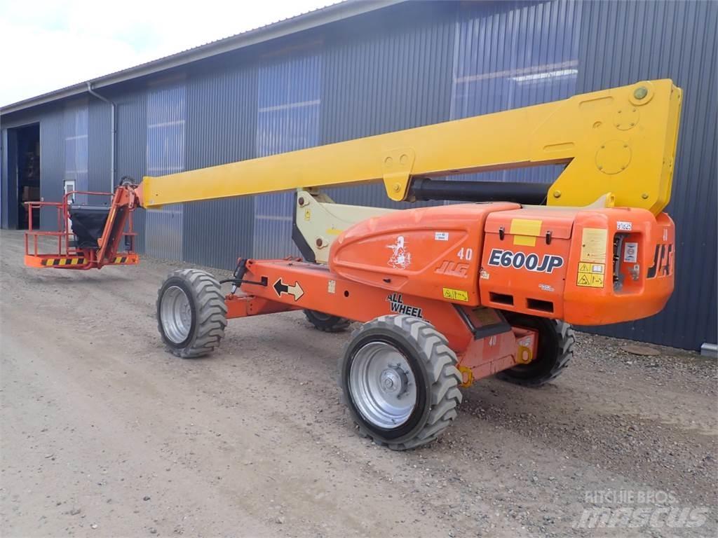 JLG E600JP Nacele cu brat articulat