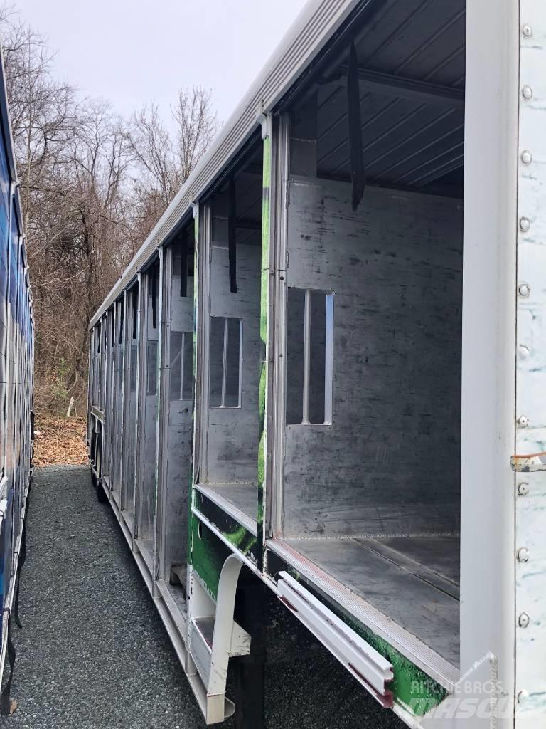 Centennial 20 Bay Remorci transport bauturi