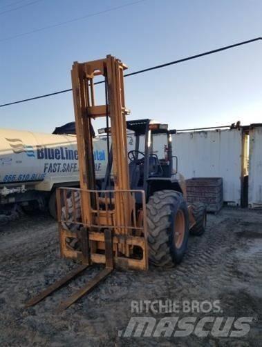 CASE 586H Masini de teren dificil